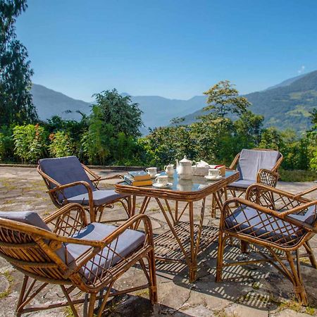 La Ipsing Farm By Stayvista - 3 Bhk Villa With Balcony, Mountain View, Indoor Games, And Pet Friendly Samdong Eksteriør billede