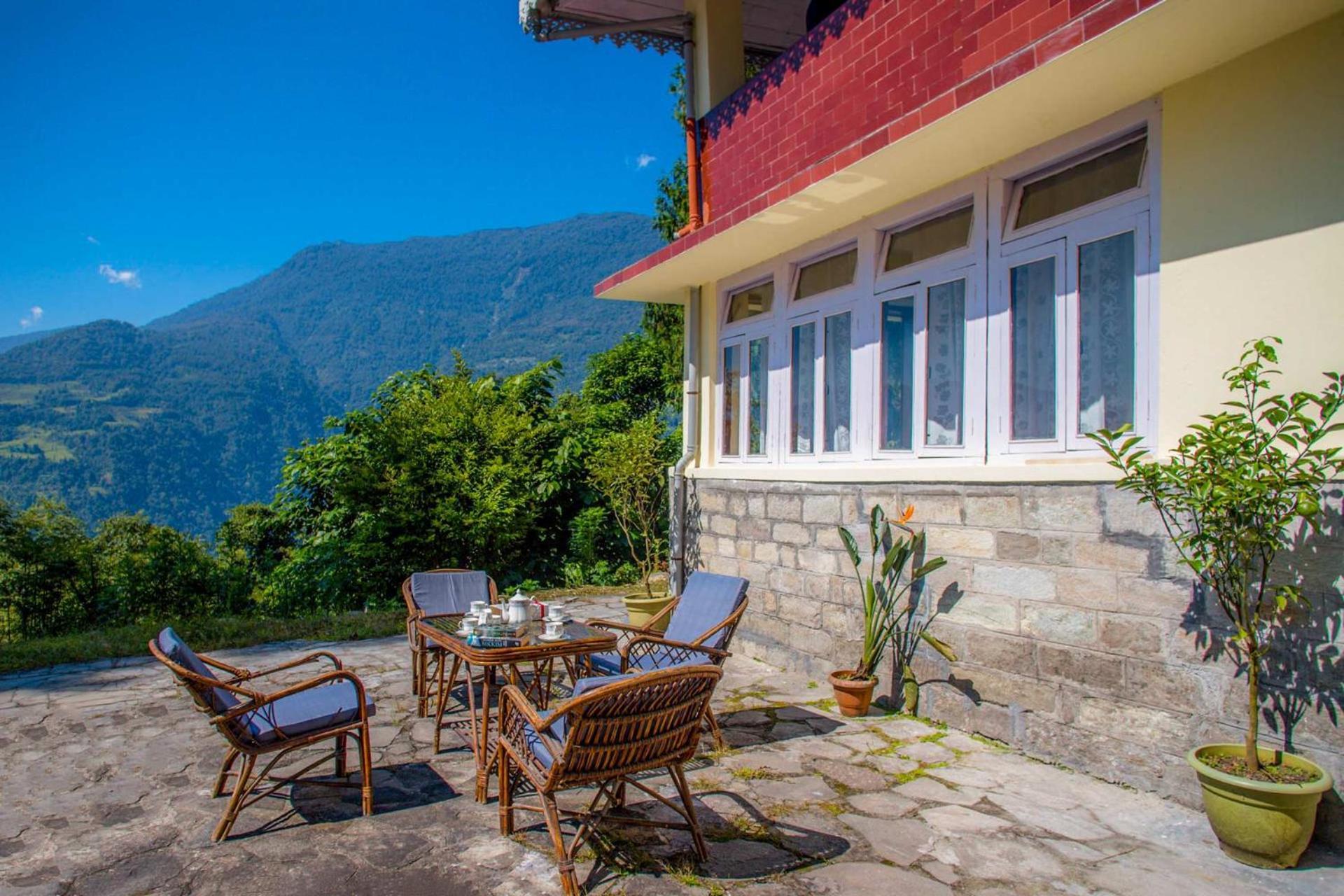 La Ipsing Farm By Stayvista - 3 Bhk Villa With Balcony, Mountain View, Indoor Games, And Pet Friendly Samdong Eksteriør billede