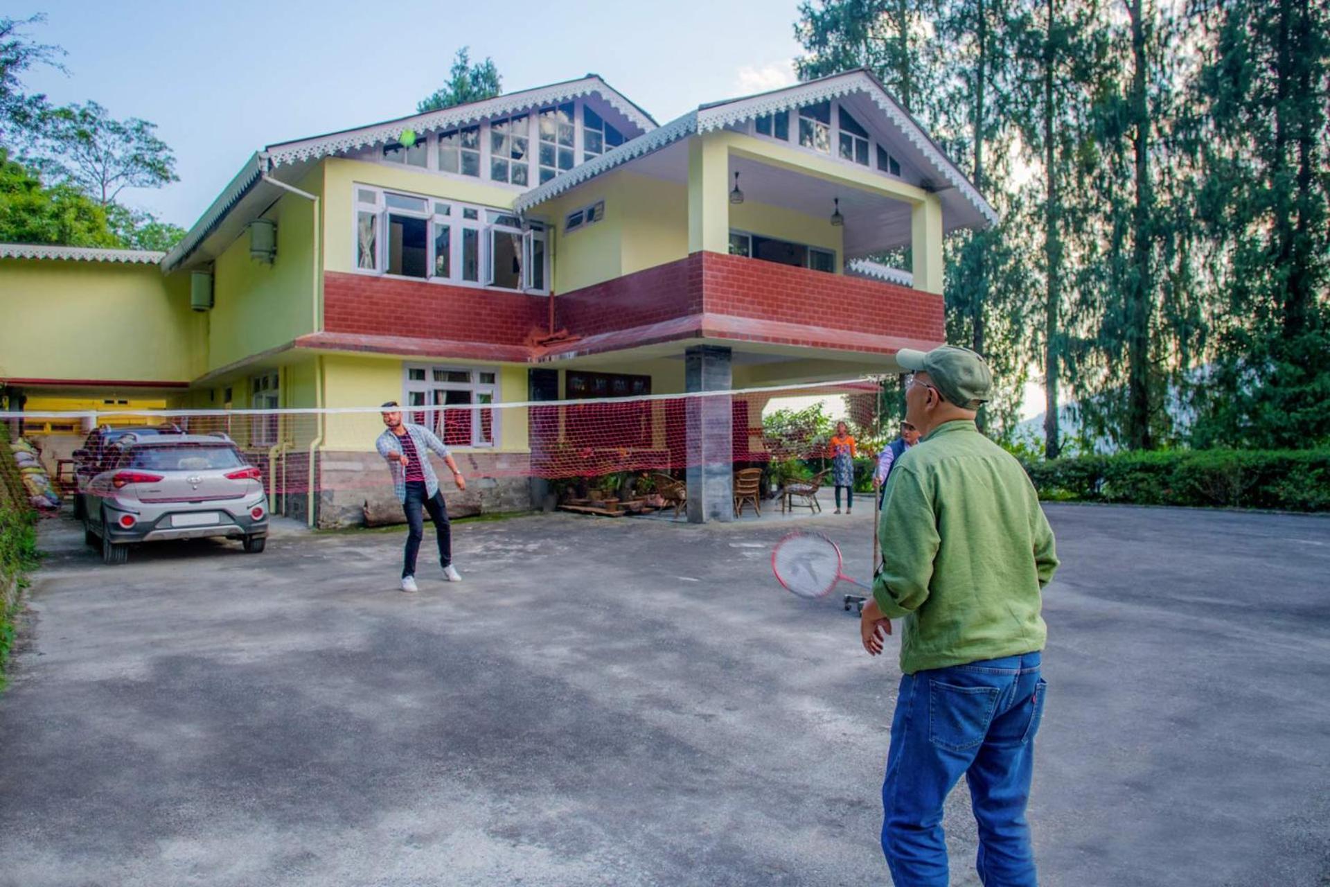 La Ipsing Farm By Stayvista - 3 Bhk Villa With Balcony, Mountain View, Indoor Games, And Pet Friendly Samdong Eksteriør billede