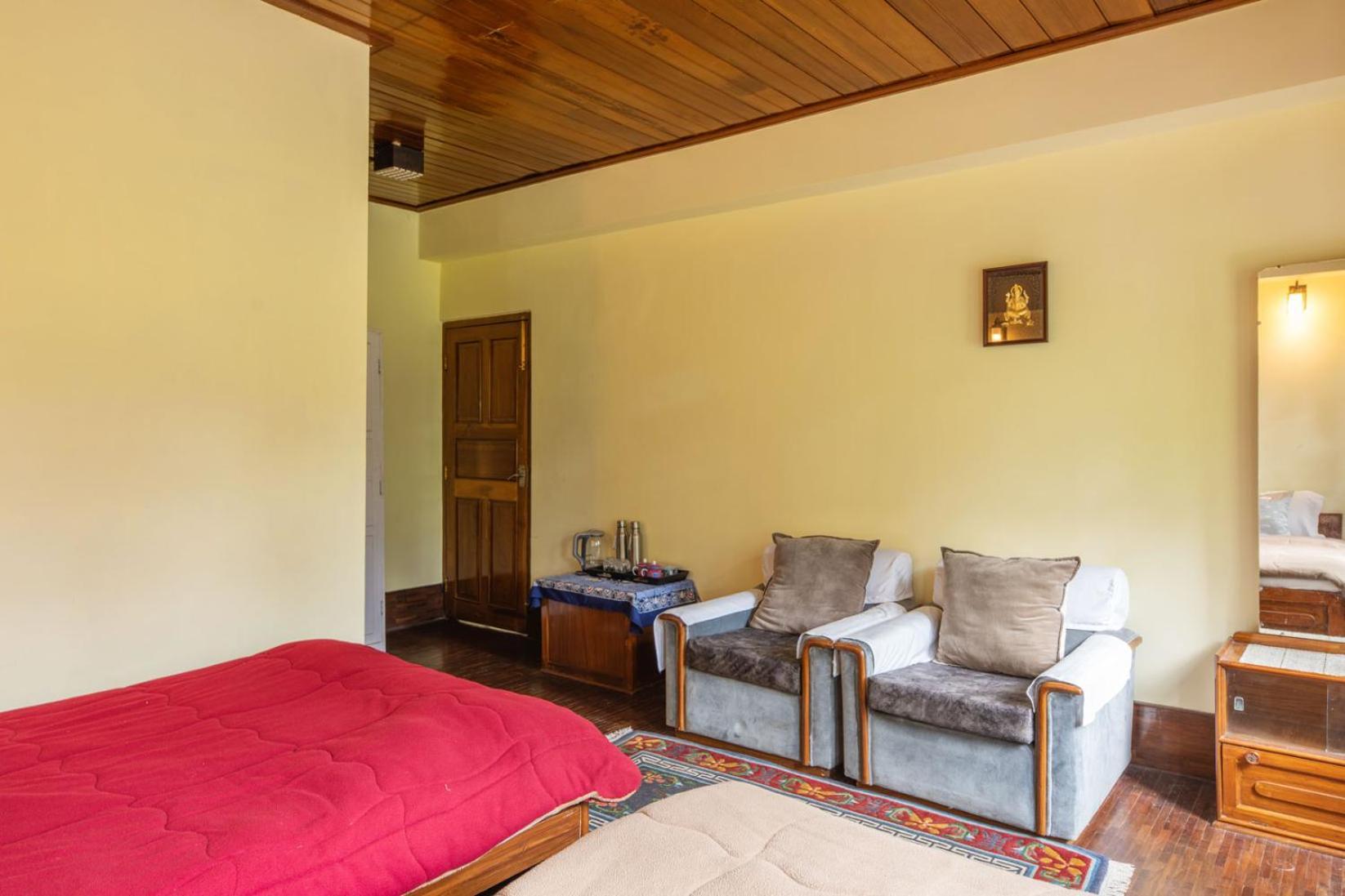 La Ipsing Farm By Stayvista - 3 Bhk Villa With Balcony, Mountain View, Indoor Games, And Pet Friendly Samdong Eksteriør billede
